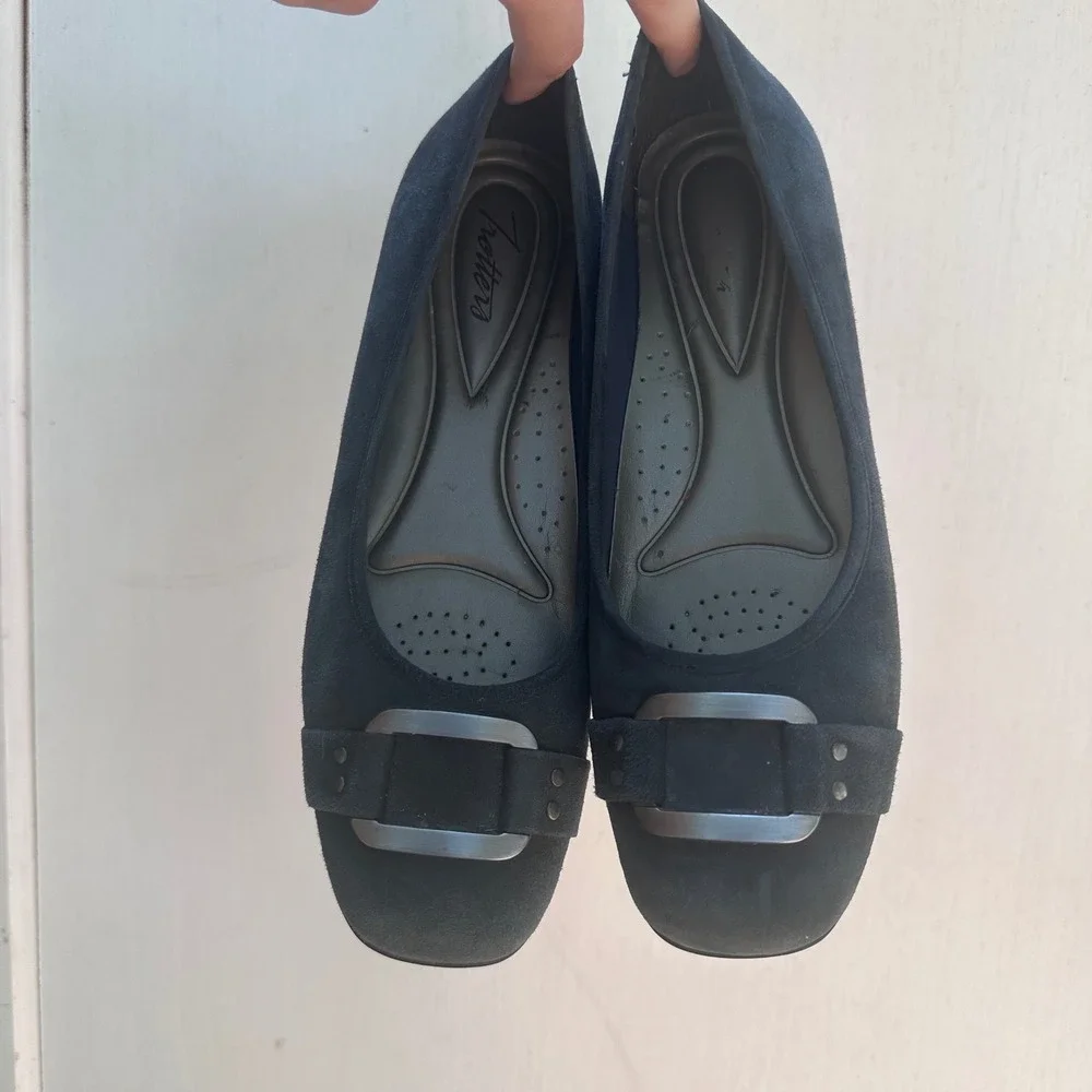 Trotters Ballet Flats Navy Blue Suede Square Toe Buckle Comfort Shoes 8.5 SS